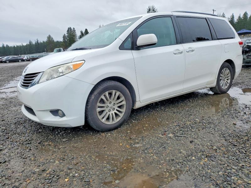 TOYOTA SIENNA XLE 2011 with VIN 5TDYK3DC1BS070643 - Photo from auction