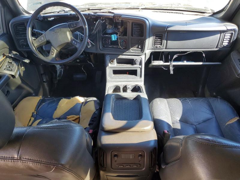 Photo 8 from auction – 2004 CHEVROLET AVALANCHE with VIN 3GNEC12T74G173260
