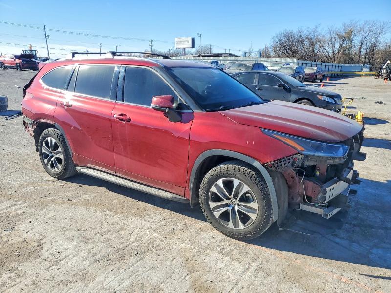 Photo 4 from auction – 2021 TOYOTA HIGHLANDER with VIN 5TDGZRAHXMS531965
