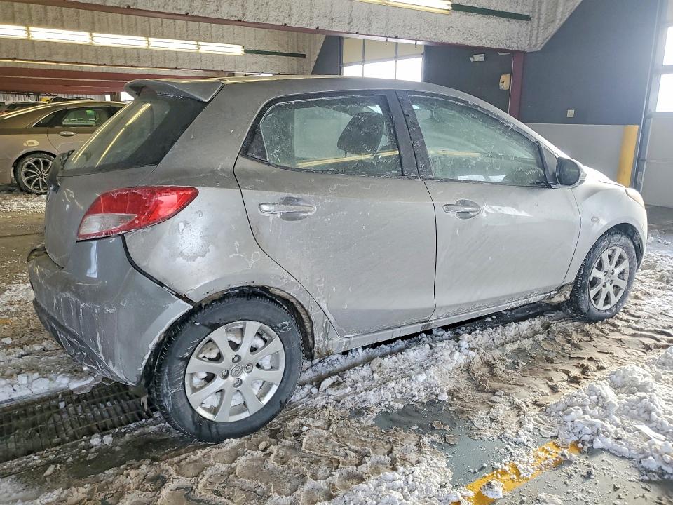 Photo 3 from auction – 2011 MAZDA MAZDA2 with VIN JM1DE1HY4B0114122