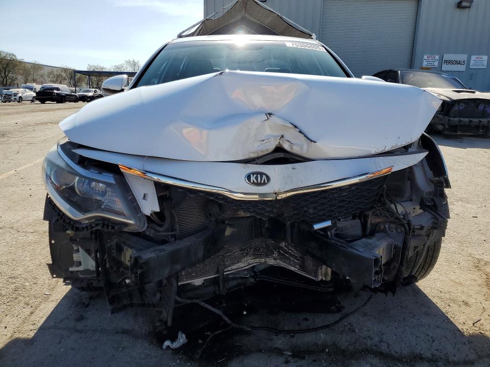 Photo 5 from auction – 2017 KIA OPTIMA with VIN 5XXGT4L35HG162008