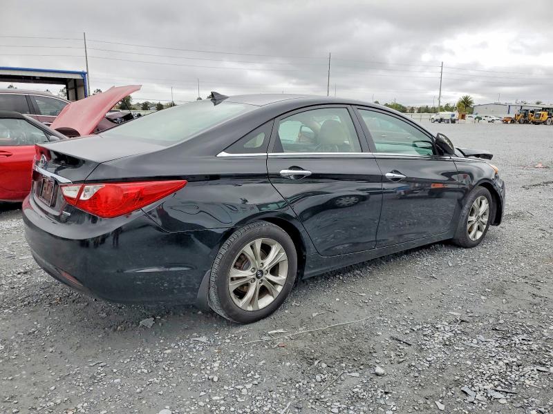 Photo 3 from auction – 2013 HYUNDAI SONATA SE with VIN 5NPEC4AC0DH610163