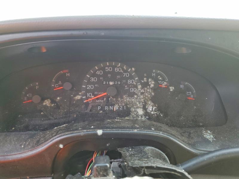 Photo 9 from auction – 2002 FORD ECONOLINE with VIN 1FBSS31S32HA07361