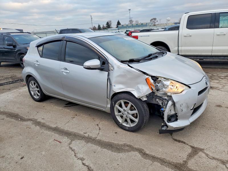 Photo 4 from auction – 2013 TOYOTA PRIUS C with VIN JTDKDTB35D1047658