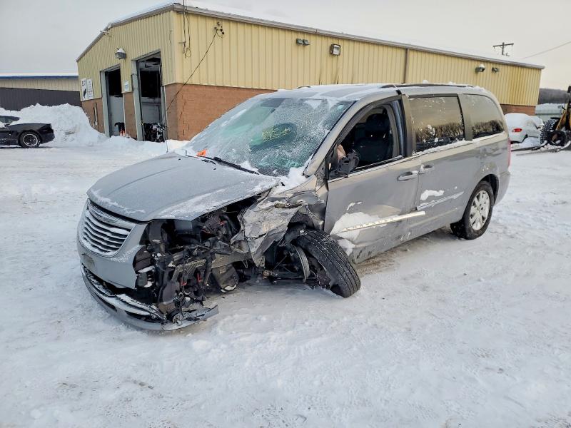 CHRYSLER TOWN & COU 2015 with VIN 2C4RC1BG0FR505100 - Photo from auction