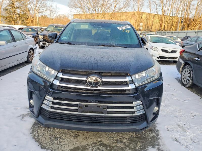 Photo 5 from auction – 2018 TOYOTA HIGHLANDER with VIN 5TDDZRFH5JS808500