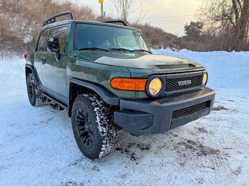 Photo 2 from auction – 2011 TOYOTA FJ CRUISER with VIN JTEBU4BF2BK107897