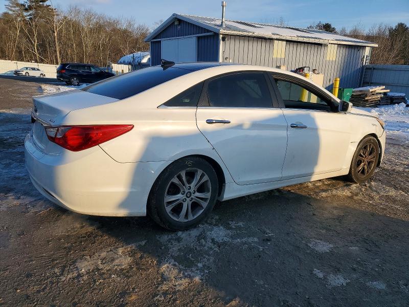 Photo 3 from auction – 2012 HYUNDAI SONATA SE with VIN 5NPEC4AC2CH439687