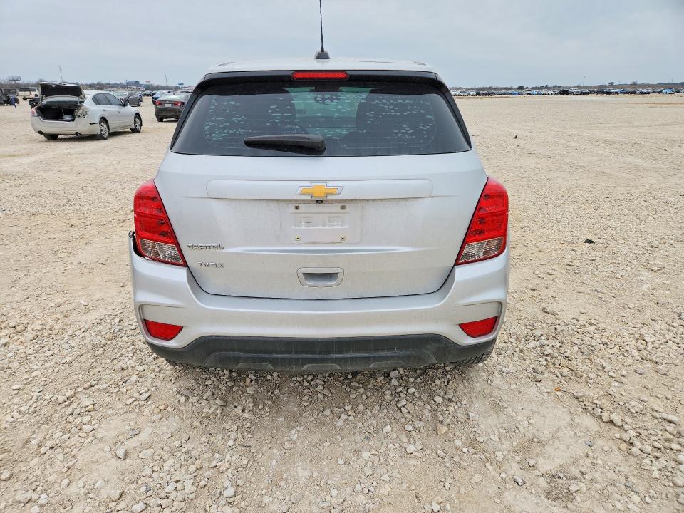 Photo 6 from auction – 2018 CHEVROLET TRAX LS with VIN KL7CJKSB3JB722375