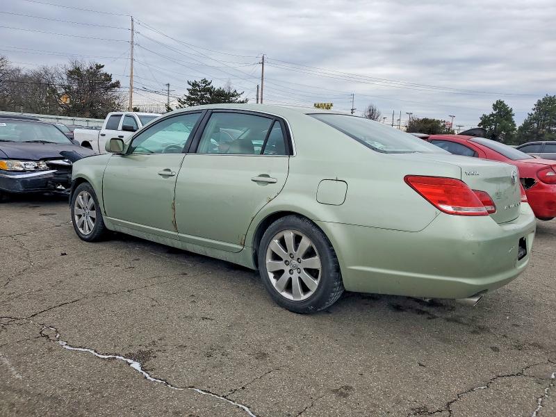 Photo 2 from auction – 2005 TOYOTA AVALON XL with VIN 4T1BK36B75U040360