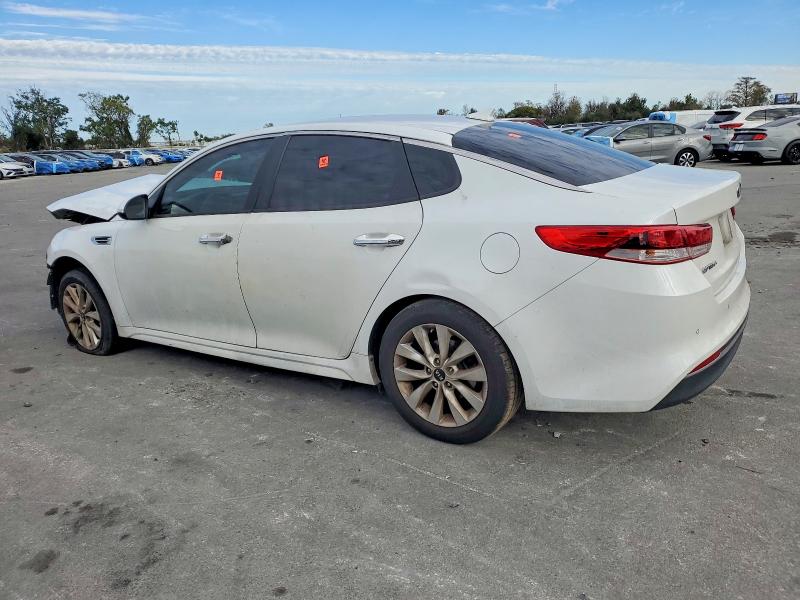 Photo 2 from auction – 2018 KIA OPTIMA with VIN 5XXGT4L37JG254971