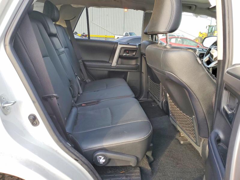 Photo 11 from auction – 2018 TOYOTA 4RUNNER SR with VIN JTEBU5JR2J5543972