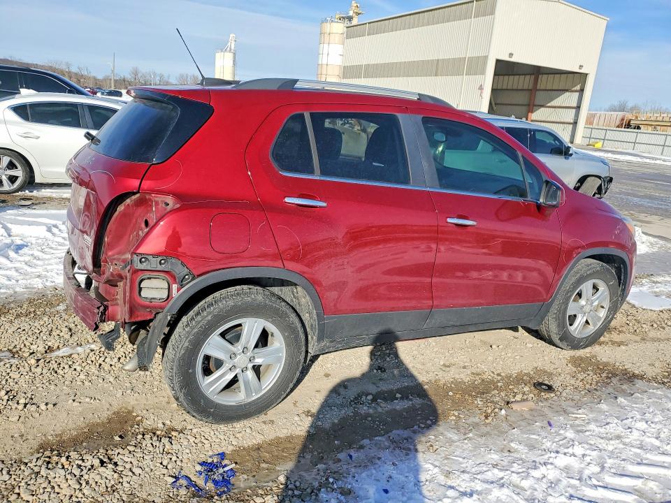 Фото 3 с аукциона – 2018 CHEVROLET TRAX 1LT с VIN 3GNCJLSB2JL269977