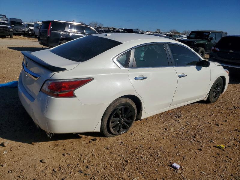 Photo 3 from auction – 2015 NISS ALTIMA with VIN 1N4AL3AP6FN380021