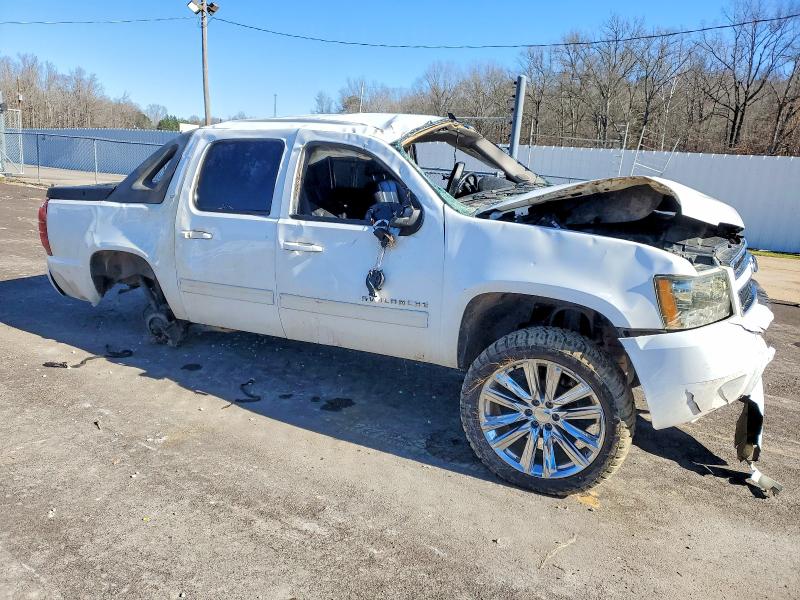 Photo 4 from auction – 2010 CHEVROLET AVALANCHE with VIN 3GNVKFE08AG271355
