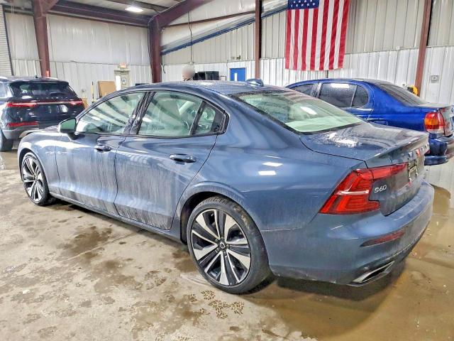 Фото 2 с аукциона – 2022 VOLVO S60 с VIN 7JRL12FZ2NG162529