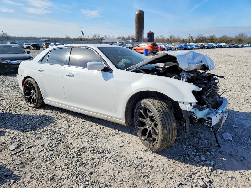 Photo 4 from auction – 2019 CHRYSLER 300 with VIN 2C3CCABG4KH515283