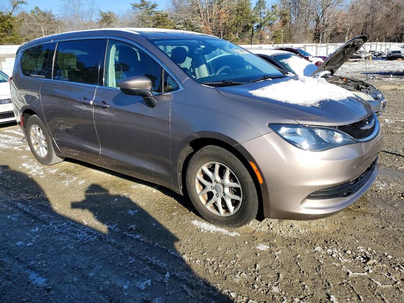 Photo 4 from auction – 2017 CHRYSLER PACIFICA L with VIN 2C4RC1CG1HR578302