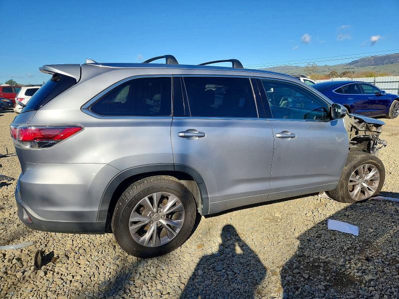 Photo 3 from auction – 2015 TOYOTA HIGHLANDER with VIN 5TDKKRFH1FS074313