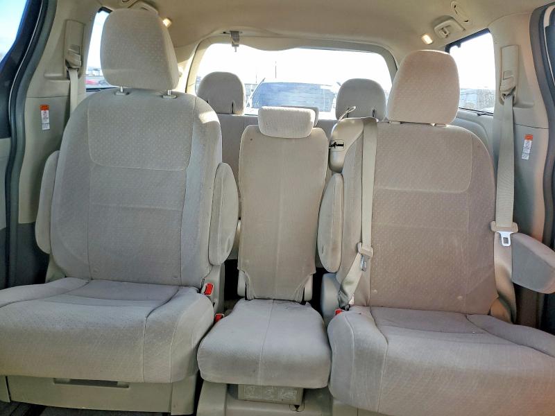 Photo 10 from auction – 2015 TOYOTA SIENNA LE with VIN 5TDKK3DC6FS626103