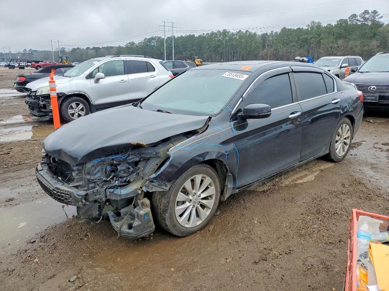 HONDA ACCORD 2015 z numerem VIN 1HGCR2F87FA015367 - Zdjęcie z aukcji