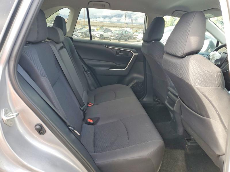 Photo 11 from auction – 2019 TOYOTA RAV4 with VIN 2T3H1RFV0KC007375
