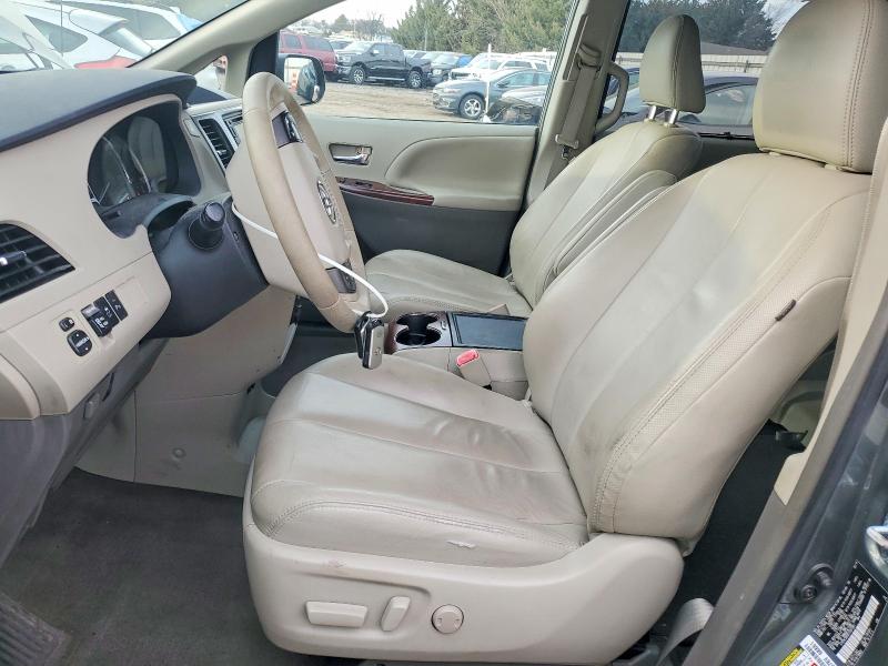 Photo 7 from auction – 2014 TOYOTA SIENNA XLE with VIN 5TDYK3DC6ES491391
