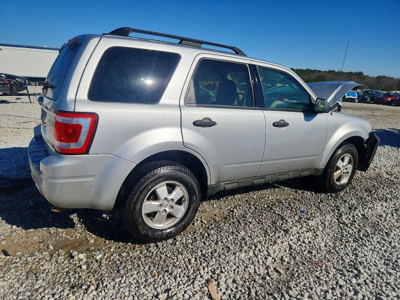 Photo 3 from auction – 2010 FORD ESCAPE XLT with VIN 1FMCU0D77AKC06023