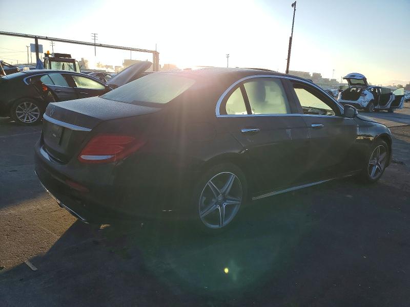 Photo 3 from auction – 2017 MERCEDES-BENZ E 300 with VIN WDDZF4JB1HA021724