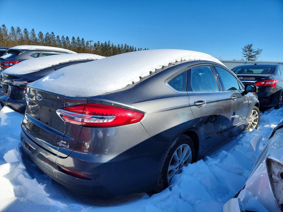 Photo 3 from auction – 2019 FORD FUSION with VIN 3FA6P0LU4KR125970