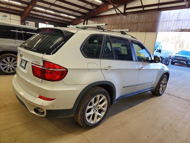 Photo 3 from auction – 2012 BMW X5 XDRIVE3 with VIN 5UXZV4C56CL746932