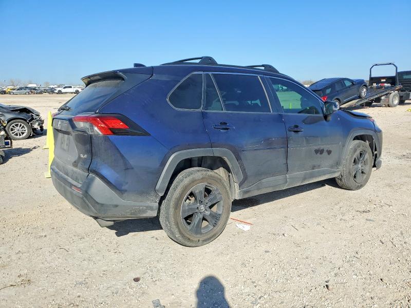 Photo 3 from auction – 2020 TOYOTA RAV4 with VIN 2T3W1RFVXLW077067