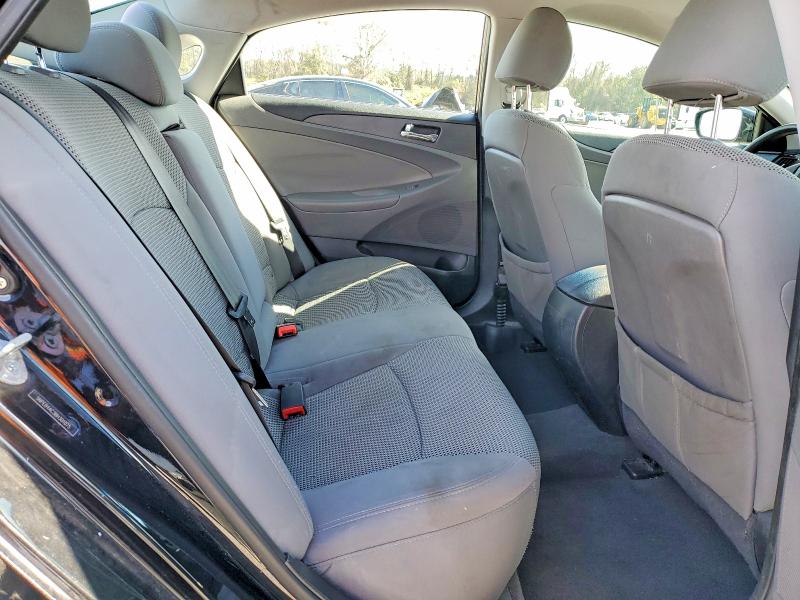 Photo 10 from auction – 2011 HYUNDAI SONATA with VIN 5NPEB4AC3BH301075