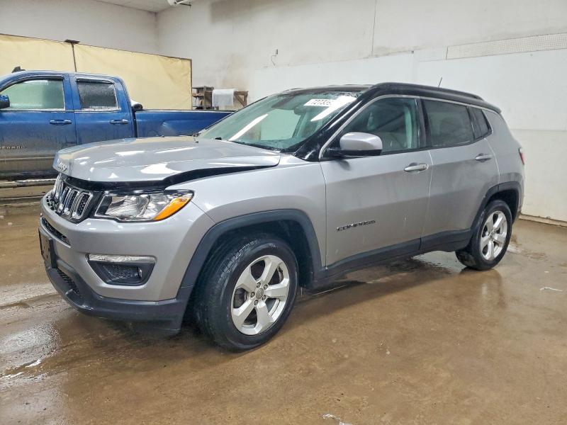 JEEP COMPASS LA 2018 con VIN 3C4NJCBB5JT140424 - Foto de la subasta