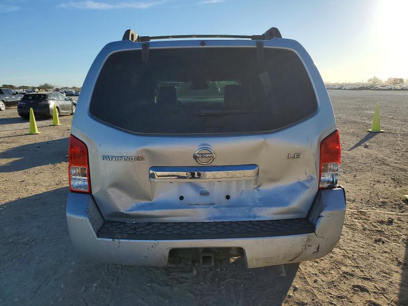 Photo 6 from auction – 2011 NISSAN PATHFINDER with VIN 5N1AR1NN5BC621137