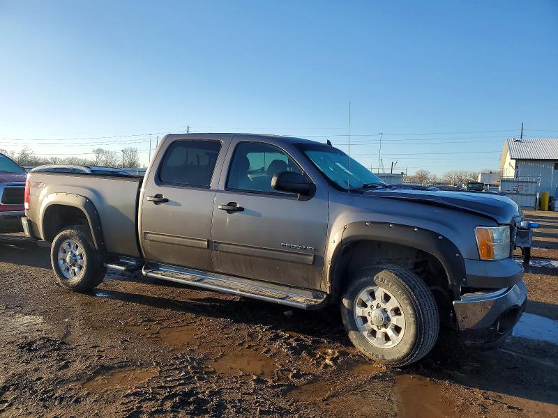 Photo 4 from auction – 2013 GMC SIERRA K25 with VIN 1GT120EG7DF208674