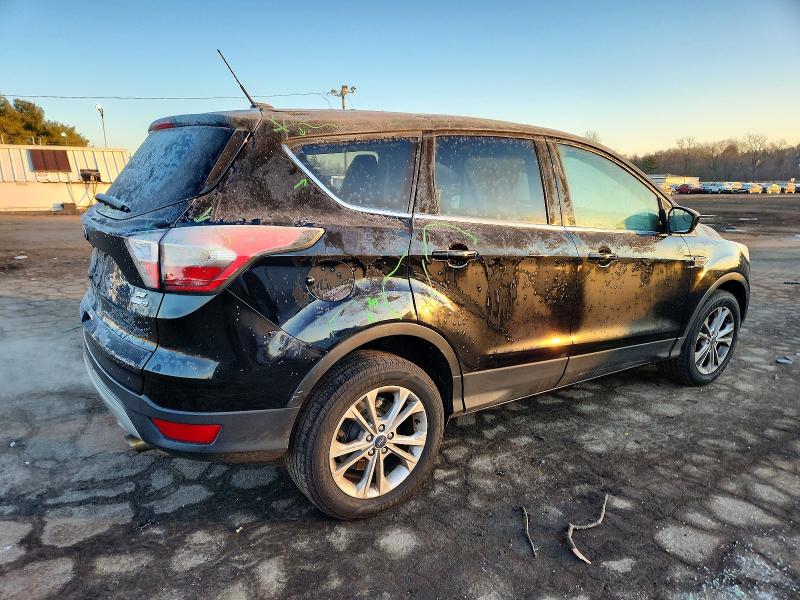 Photo 3 from auction – 2017 FORD ESCAPE SE with VIN 1FMCU9GD5HUB33822