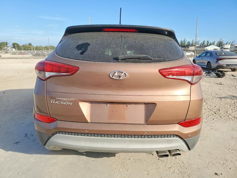Photo 6 from auction – 2017 HYUNDAI TUCSON with VIN KM8J33A24HU561539