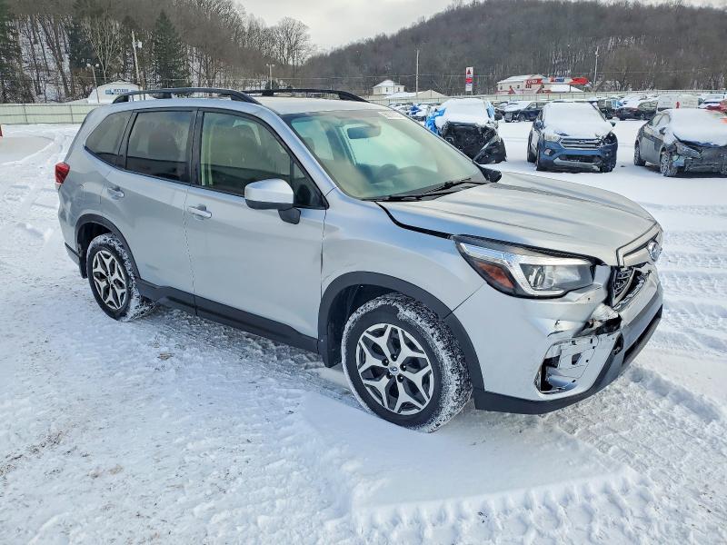 Photo 4 from auction – 2019 SUBARU FORESTER P with VIN JF2SKAEC5KH439258