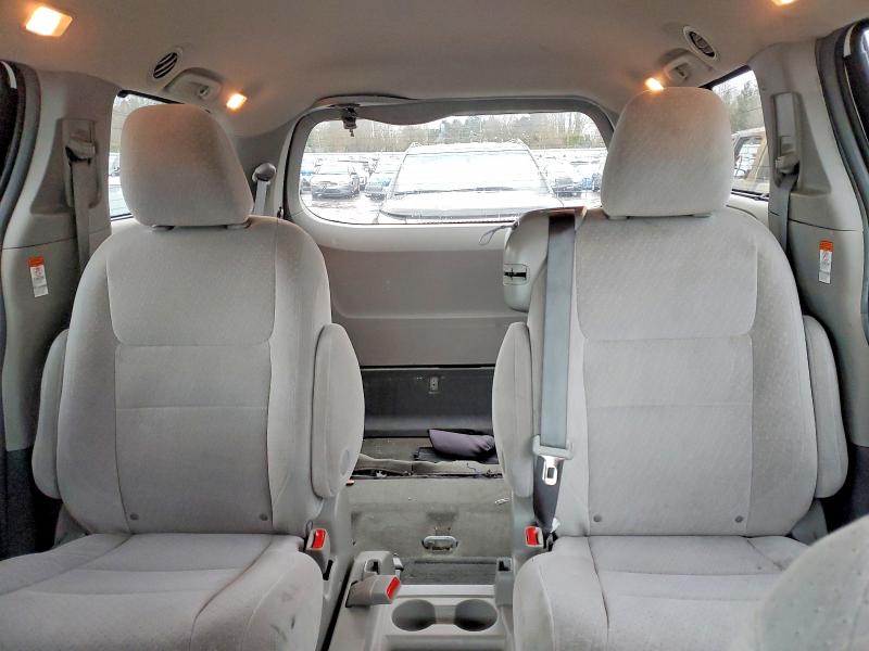 Photo 10 from auction – 2016 TOYOTA SIENNA LE with VIN 5TDKK3DC0GS738865