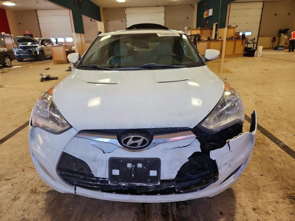 Photo 5 from auction – 2013 HYUNDAI VELOSTER with VIN KMHTC6AD0DU113319