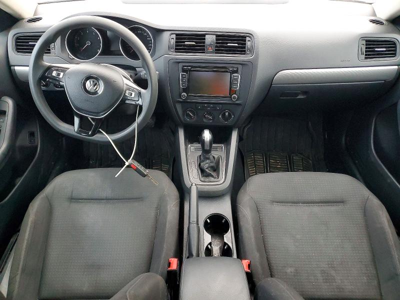 Photo 8 from auction – 2015 VOLKSWAGEN JETTA BASE with VIN 3VW2K7AJ4FM277739