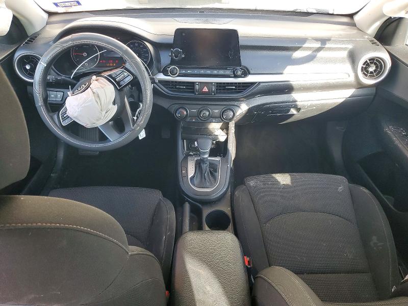 Photo 8 from auction – 2021 KIA FORTE FE with VIN 3KPF24AD5ME347382