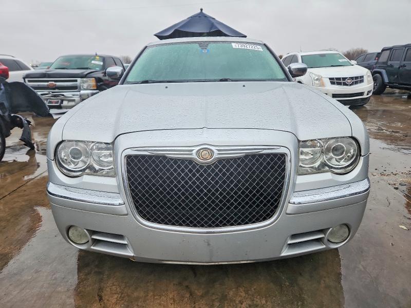 Photo 5 from auction – 2009 CHRYSLER 300C with VIN 2C3KA63T89H601751