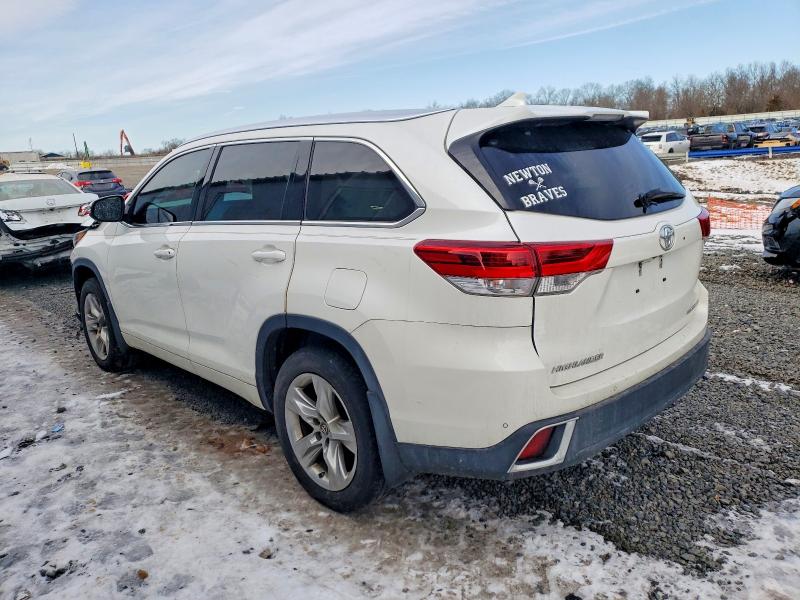 Photo 2 from auction – 2017 TOYOTA HIGHLANDER with VIN 5TDDZRFH5HS413131