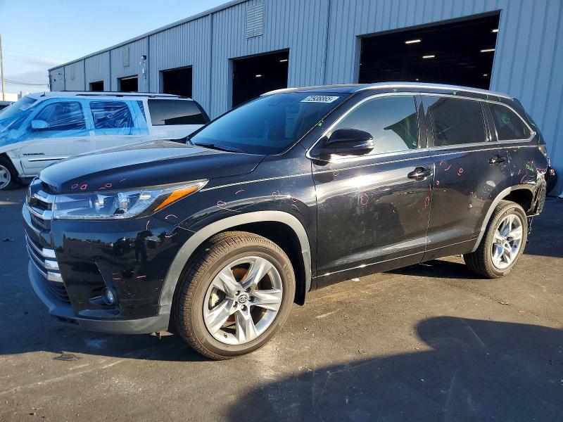 TOYOTA HIGHLANDER 2017 with VIN 5TDYZRFH1HS213493 - Photo from auction