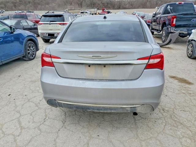 Photo 6 from auction – 2013 CHRYSLER 200 TOURIN with VIN 1C3CCBBB5DN763353
