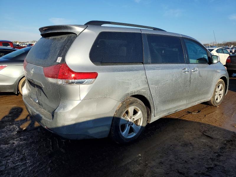 Photo 3 from auction – 2012 TOYOTA SIENNA LE with VIN 5TDKK3DCXCS224242