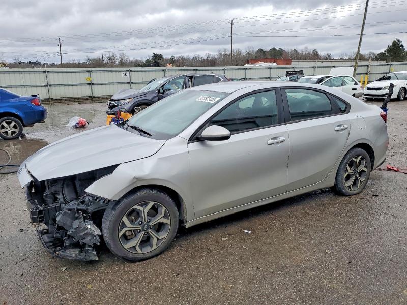 KIA FORTE 2021 with VIN 3KPF24AD3ME350930 - Photo from auction
