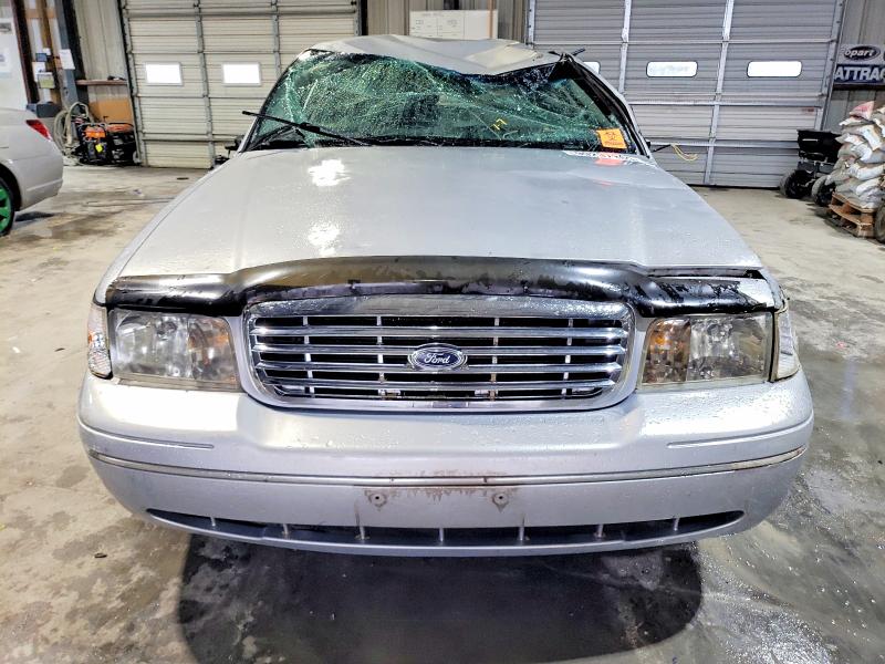 Photo 5 from auction – 2001 FORD CROWN VICT with VIN 2FAFP73W51X119332